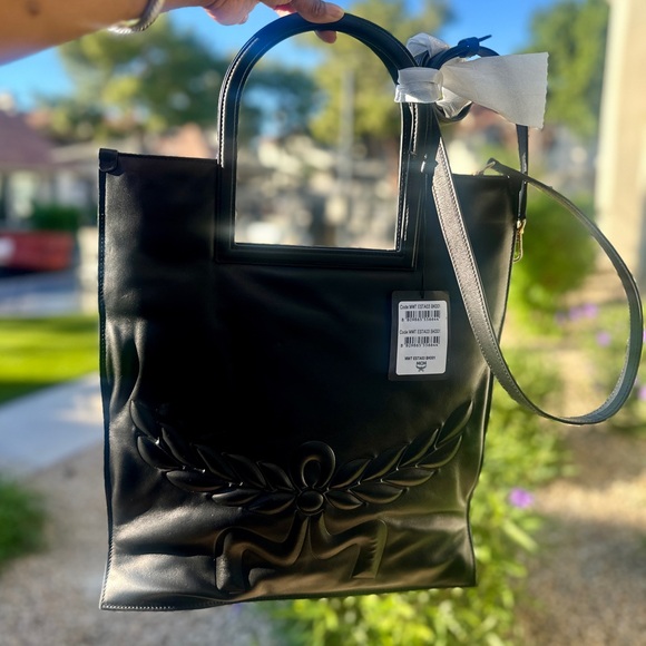 MCM Aren Medium Embossed Leather Tote Black NWT - Picture 3 of 16